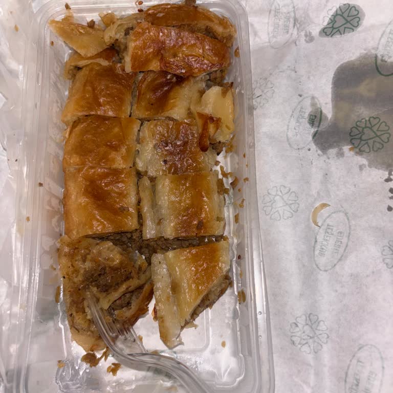 Kıymalı Börekte Tırnak Çıktı: Hijyen Ve Güvenlik Sorunu