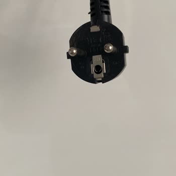 Ferre Davlumbaz Kablosu Patladı, Mutfağımda Yangına Sebep Oldu Ve Servis Cevap Vermedi