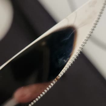 Karaca New Everest 84 Parça Çatal Kaşık Bıçak Takımı Hızla Paslanıyor Ve Sağlık Endişesi Yaratıyor