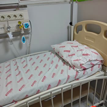 Acil Serviste Çarşaf Eksikliği Ve Çocuk Servisinde Su Servisi Yokluğu