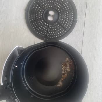 Garanti Süresinde Paslanan Airfryer Haznesi İçin Ücretsiz Değişim İstiyorum