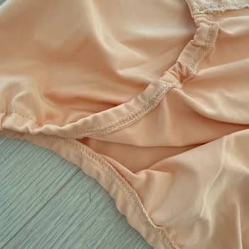 Gecikmeli Ve Kalitesiz Bluz, Monegla’nın Müşteri Aleyhine İade Şartları