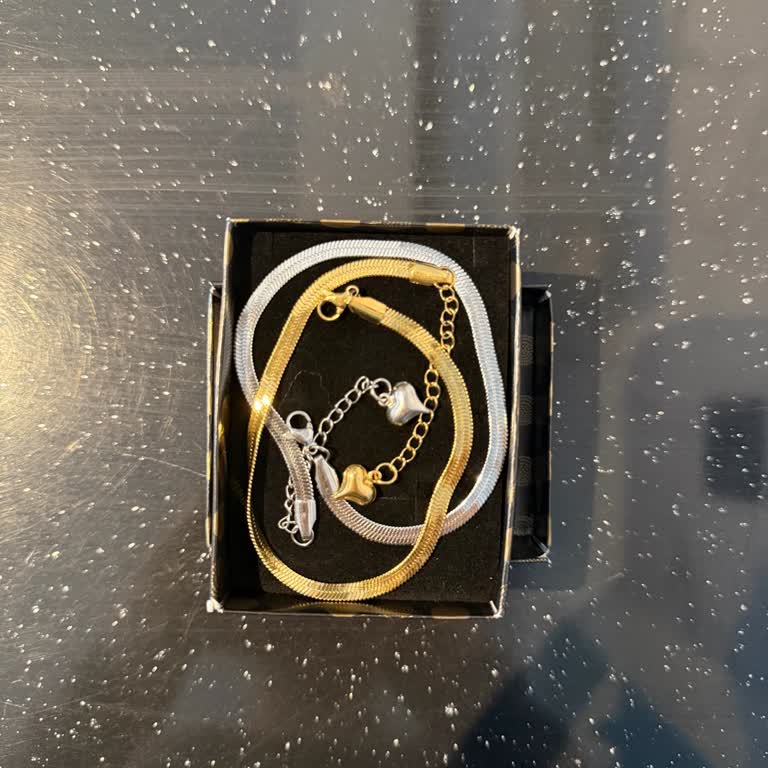 Kişiye Özel Olması Gereken Bileklikler Yanlış Gönderildi Ve İade Talep Ediliyor