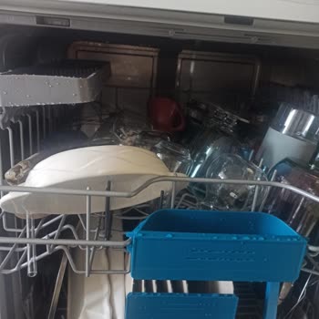 Profilo Bulaşık Makinesinde Program Sonunda Su Kalması Ve Değişim Reddi