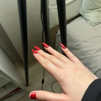 Protez Tırnak Bakımında Kırılan Tırnaklar Ve İade Talebi