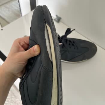 FLO Mağazası Üretim Hatası İddiamı Reddetti, Değişim İstiyorum