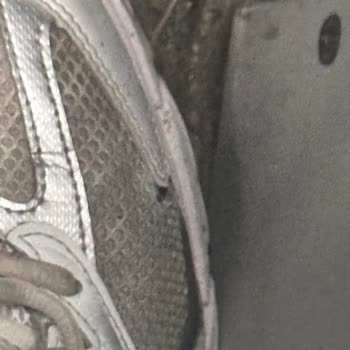 New Balance 530 Ayakkabısının Serçe Parmağındaki Yırtılma Ve Ürün Değişimi Talebi