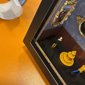 Hızlı Gönderim Seçtiğim Ürün Geç Geldi, Çerçeve Hasarlı Ve Parçalar Eksik