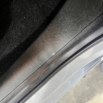 Göker Otomotiv'de Açık Kapı Boyama Sonrası İç Aksam Tozla Kaplandı, Servis Çözüm Sunmuyor