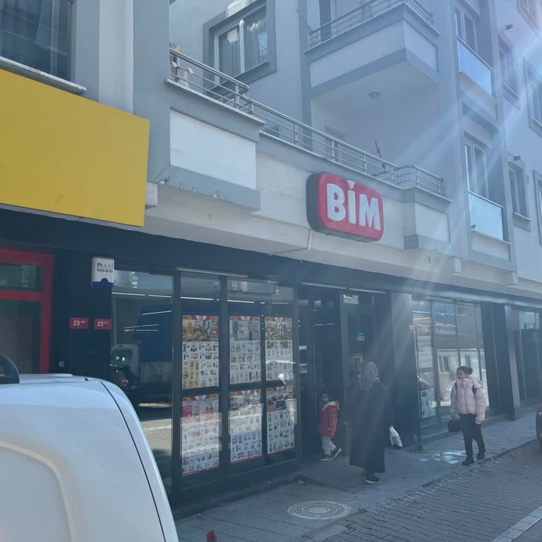 Açıklama Yapmadan Ürünü Satmayan Personelin Saygısız Tutumu