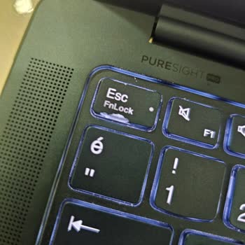 Lenovo Yoga 7 Klavye Boya Soyulması Garanti Reddi