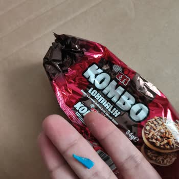 Eti Kombo Bisküvi İçinde Büyük Plastik Parça: Nefessiz Kalma Riski