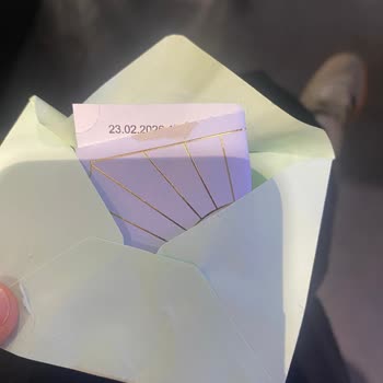 Geciken Teslimat Ve Bozuk Güller Nedeniyle Hayal Kırıklığı