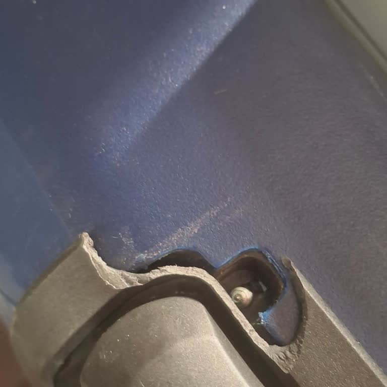 THY Uçuşunda Hasarlı Valiz İçin Çözüm Bekliyorum