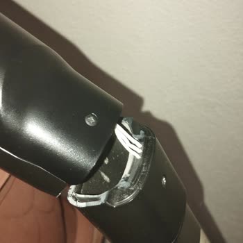 Philips 8000 Dikey Süpürgede Tekrarlanan Parça Kırılması Tasarım Hatası