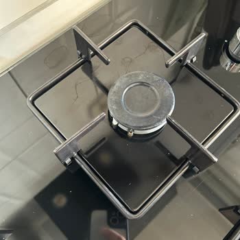 Siemens Cam Ocakta Çıkarılamayan Lekeler Garantiden Çözüm Bekliyor