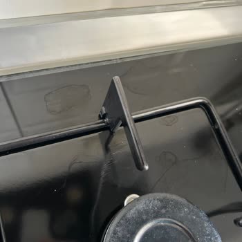 Siemens Cam Ocakta Çıkarılamayan Lekeler Garantiden Çözüm Bekliyor