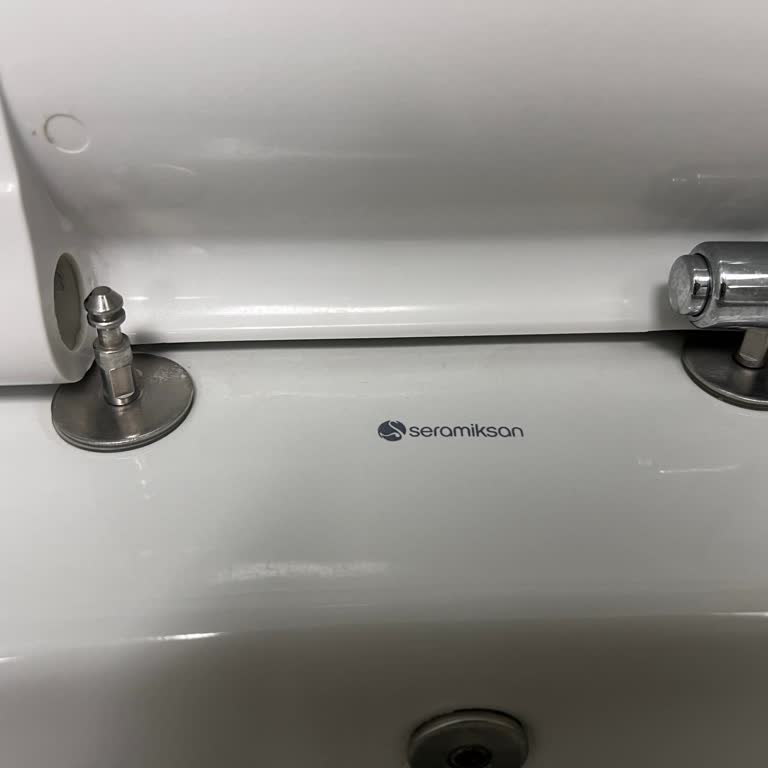 Kırık Menteşe İçin Seramiksan’dan Yedek Parça Talebi