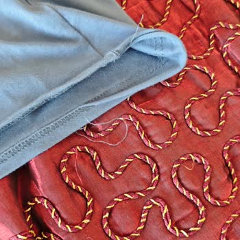 Yanlış Beden Gönderimi Ve İplerin Hızla Sökülmesi Nedeniyle Ayıplı Pijama Takımı