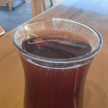 Kirli Ve Çizik Bardaklar İçin Hijyen İhmaline Karşı Şikayet