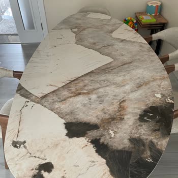 Mobesko Buket Mobilya'dan Yanıltıcı Masa Ve Hasarlı Sandalye Teslimatı