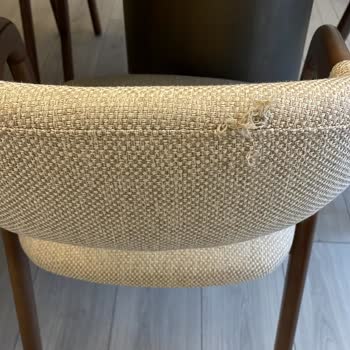 Mobesko Buket Mobilya'dan Yanıltıcı Masa Ve Hasarlı Sandalye Teslimatı