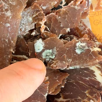 Hakmar'dan Maret Pastırması Küflü Çıktı Ve Kötü Koktu