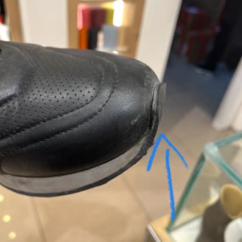 Açılan Spor Ayakkabı Ve Özensiz Yapıştırma, Değişim Talebi