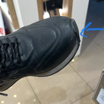 Açılan Spor Ayakkabı Ve Özensiz Yapıştırma, Değişim Talebi