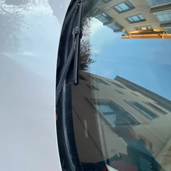 BMW 5 Series Front Windshield Seal Cracking and Breaking Apart