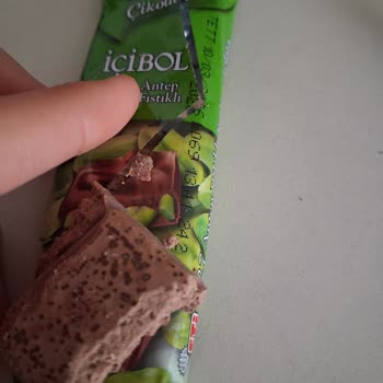 Son Kullanma Tarihi Geçmemiş Eti İçibol Antep Fıstıklı Çikolatada Bozulma