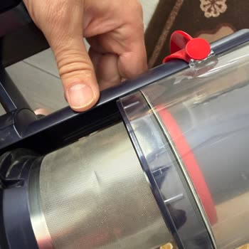 Dyson Gen5 Detect Absolute Süpürge Filtre Uyarısı Ve Servis Sonrası Hasar Şikayeti