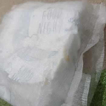 Molped Supernight Mega Pedinde Belirsiz Lekeler Hijyen Endişesi