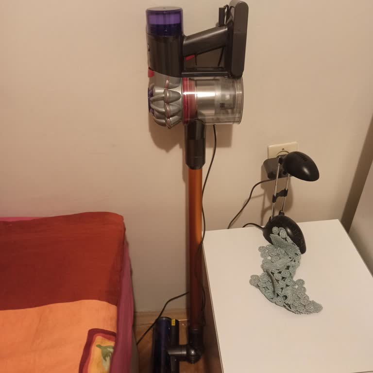 Dyson V8 Absolute Şarjı 10 Dakikada Biter Ve İade Talebi