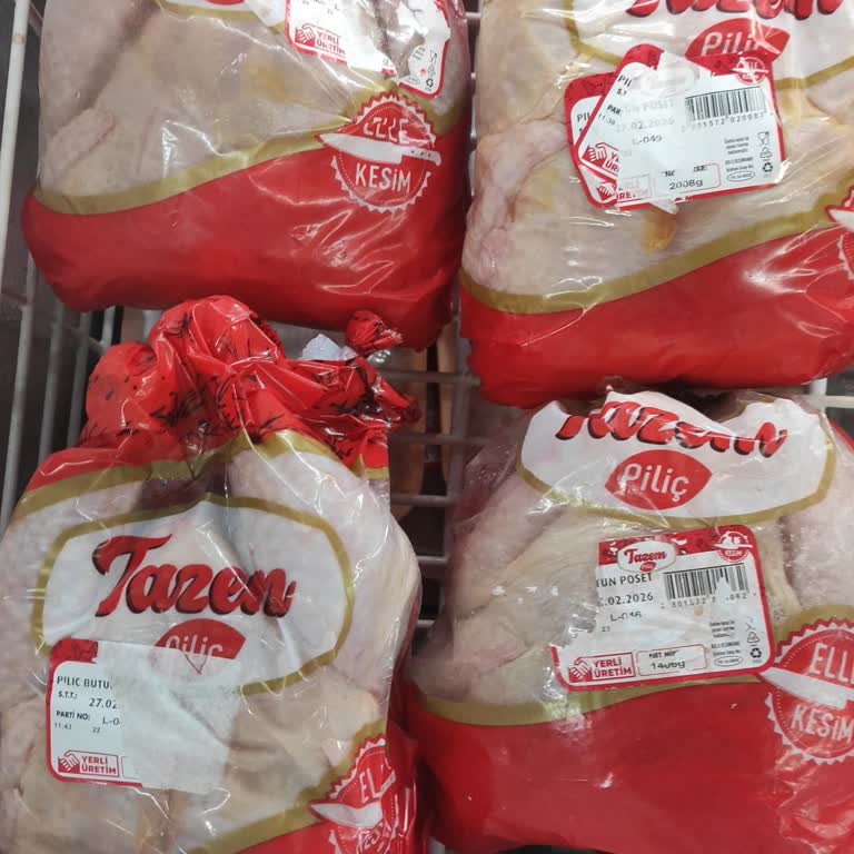 BİM Şubesinde Tarihsiz Tavuk Satışı Gıda Güvenliğini Tehdit Ediyor