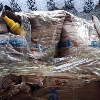 E-Bebek'ten Gelen Badem Özlü Saç Spreyi Akmış Ve Müşteri Hizmetleri Yanıt Vermiyor