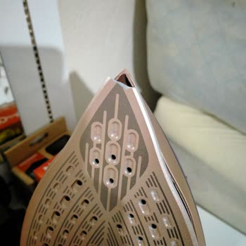 Philips Azur 8000 Ütüsünün Tabanı Üretim Hatası Nedeniyle Kırıldı Garanti Talebi