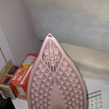 Philips Azur 8000 Ütüsünün Tabanı Üretim Hatası Nedeniyle Kırıldı Garanti Talebi