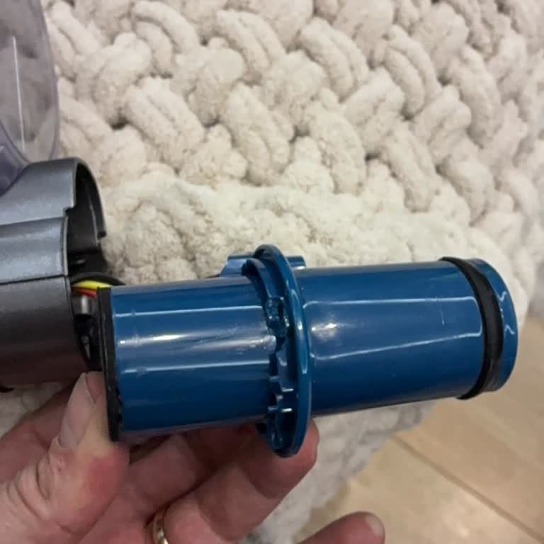 Philips 8000 Süpürgenin Bağlantı Borusu Kırıldı Üretim Hatası Şüphesi