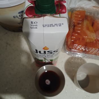 Vişneli İçecekte Küf Görüntüsü Sağlık Güvenliğini Tehdit Ediyor