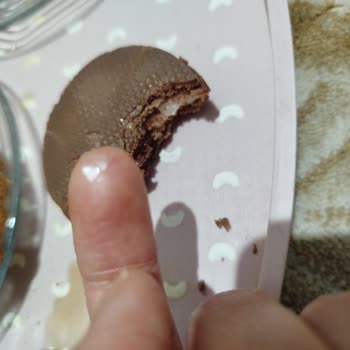 Luppo Çilekli Kekte Plastik Parça Bulunması Hijyen Ve Güvenlik Endişesi