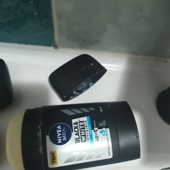 Nivea Men Deep Ve Black&White Stick Ürünleri Parçalanıyor, Halı Kirliliğine Neden Oluyor