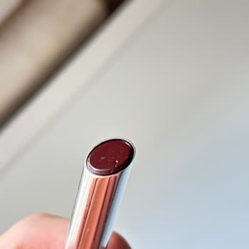 Satıcı Tuna Parfümeri'den Gelen Orijinalliği Şüpheli Clinique Ruj İçin Tam İade Talebi