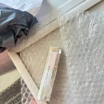 Satıcı Tuna Parfümeri'den Gelen Orijinalliği Şüpheli Clinique Ruj İçin Tam İade Talebi