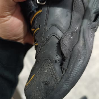 Dikiş Patlaması Nedeniyle Değişim Talebi