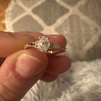 Atasay Yüzüğümdeki Pırlanta Taşı Sürekli Düşüyor Çözüm Bekliyorum