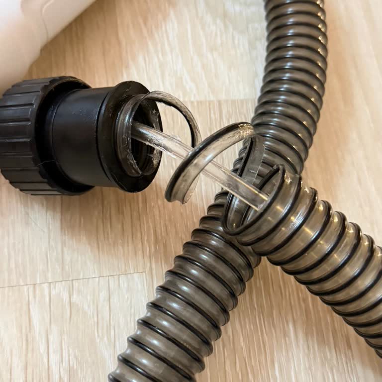 Kiwi Home Sürekli Bir Yerleri Bozuluyor Ve En Son Ürünün Hortumu Yırtıldı