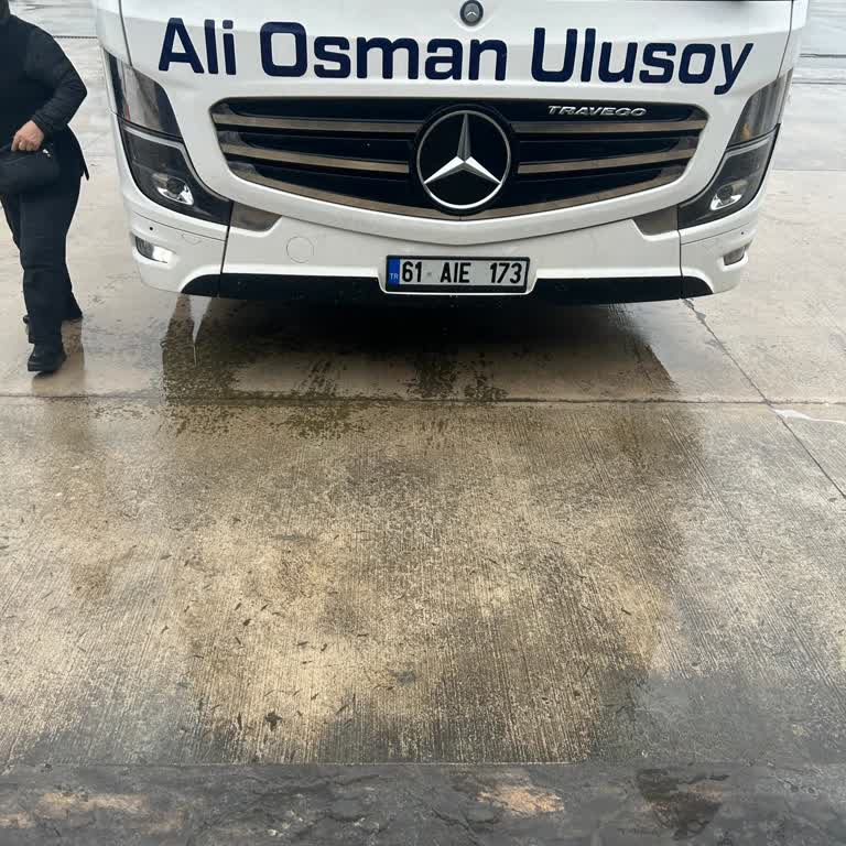 AŞTİ'de İndirilmemesine Rağmen Şoförün Saygısız Tutumu