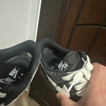 Sneaks Up'tan Aldığım Nike Air Force 1'de Kısa Sürede Delik Ve Sertlik Problemi