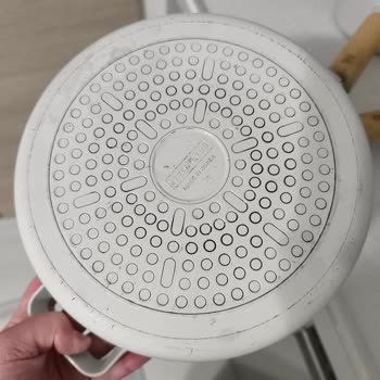 Neoflam Döküm Fika Setinde Boya Soyulması Ve Siyah Benekler: Hızlı Değişim Talebi